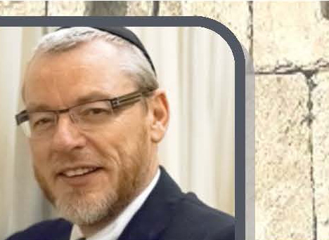 Rabbi Rubenstein leading Kinos on Sunday